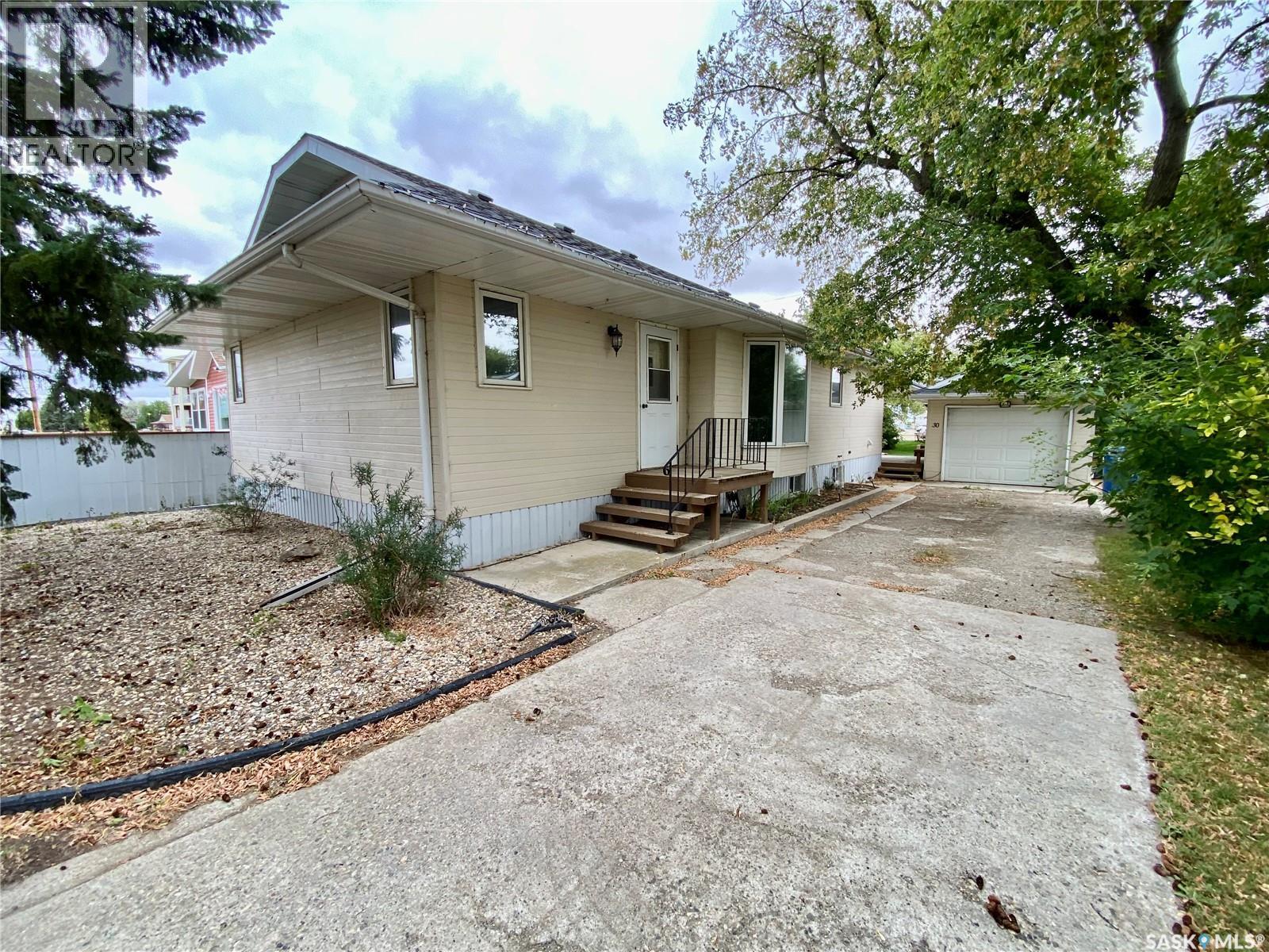 30 Rhodes Street, Redvers, Saskatchewan  S0C 2H0 - Photo 30 - SK017825