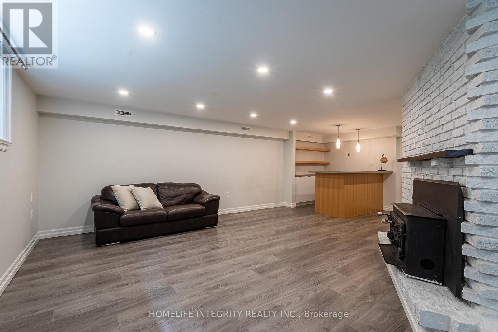 37 Manniku Road, Georgina, Ontario  L9P 1R2 - Photo 26 - N12393322