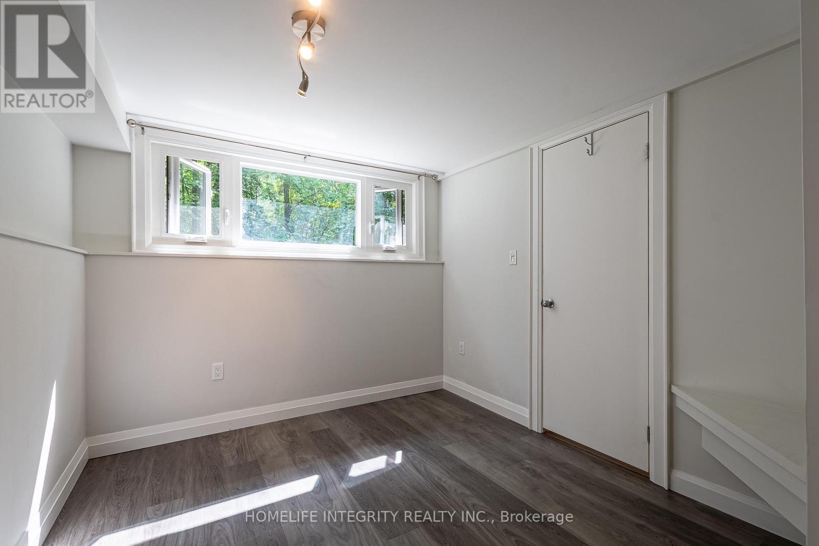 37 Manniku Road, Georgina, Ontario  L9P 1R2 - Photo 28 - N12393322