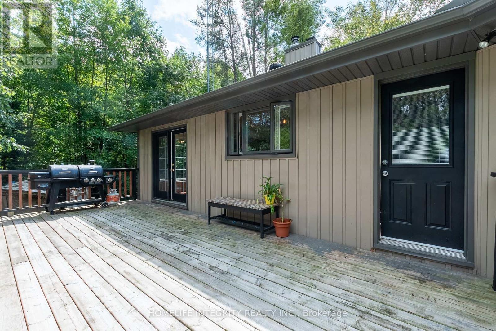37 Manniku Road, Georgina, Ontario  L9P 1R2 - Photo 39 - N12393322