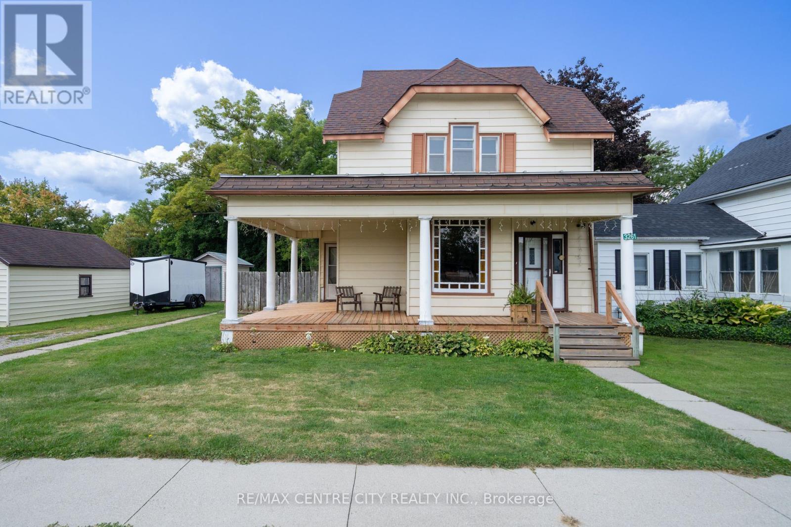 3261 Elgin Street, Brooke-Alvinston (Brooke Alvinston), Ontario  N0N 1A0 - Photo 1 - X12393817