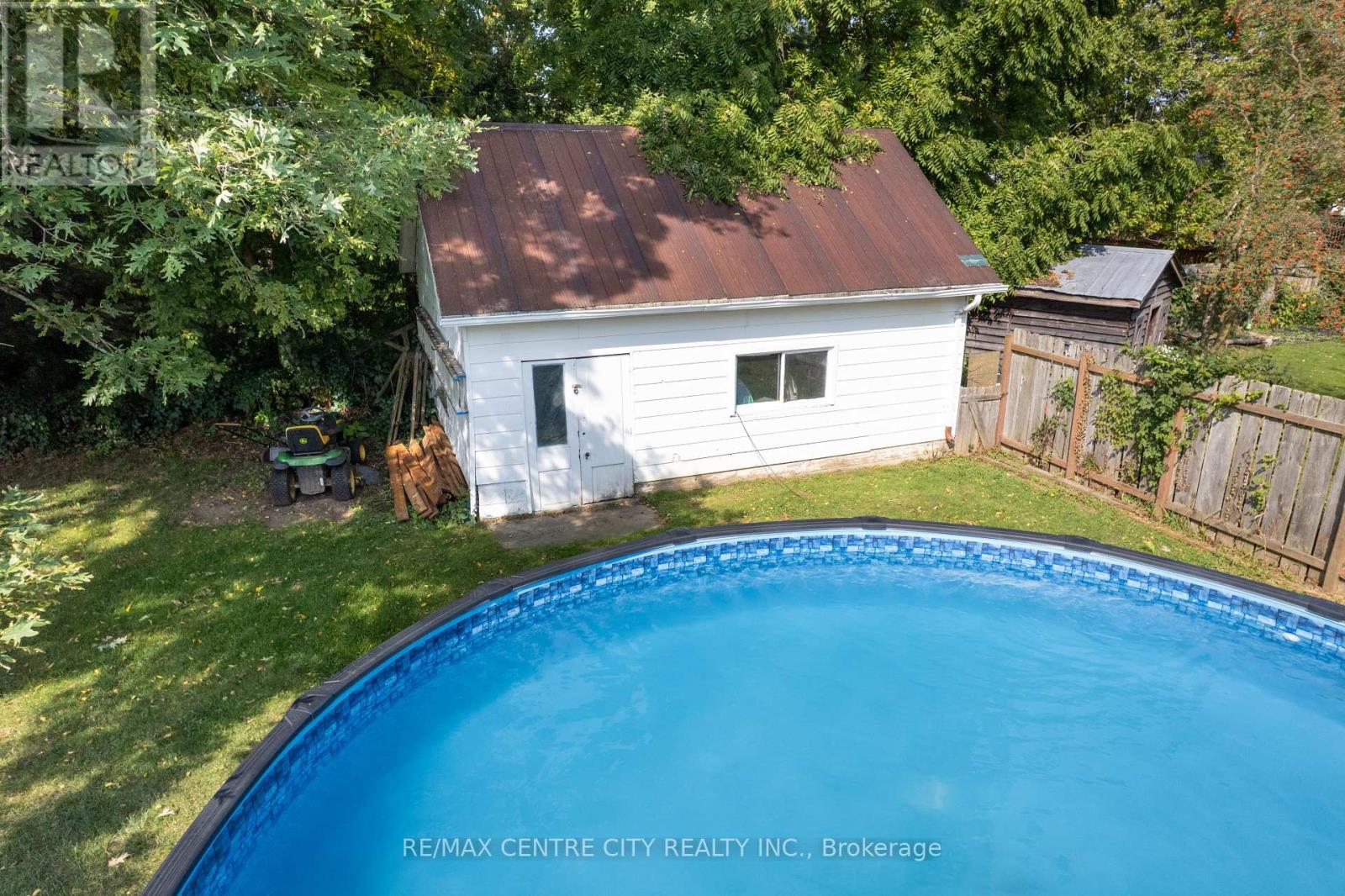 3261 Elgin Street, Brooke-Alvinston (Brooke Alvinston), Ontario  N0N 1A0 - Photo 11 - X12393817