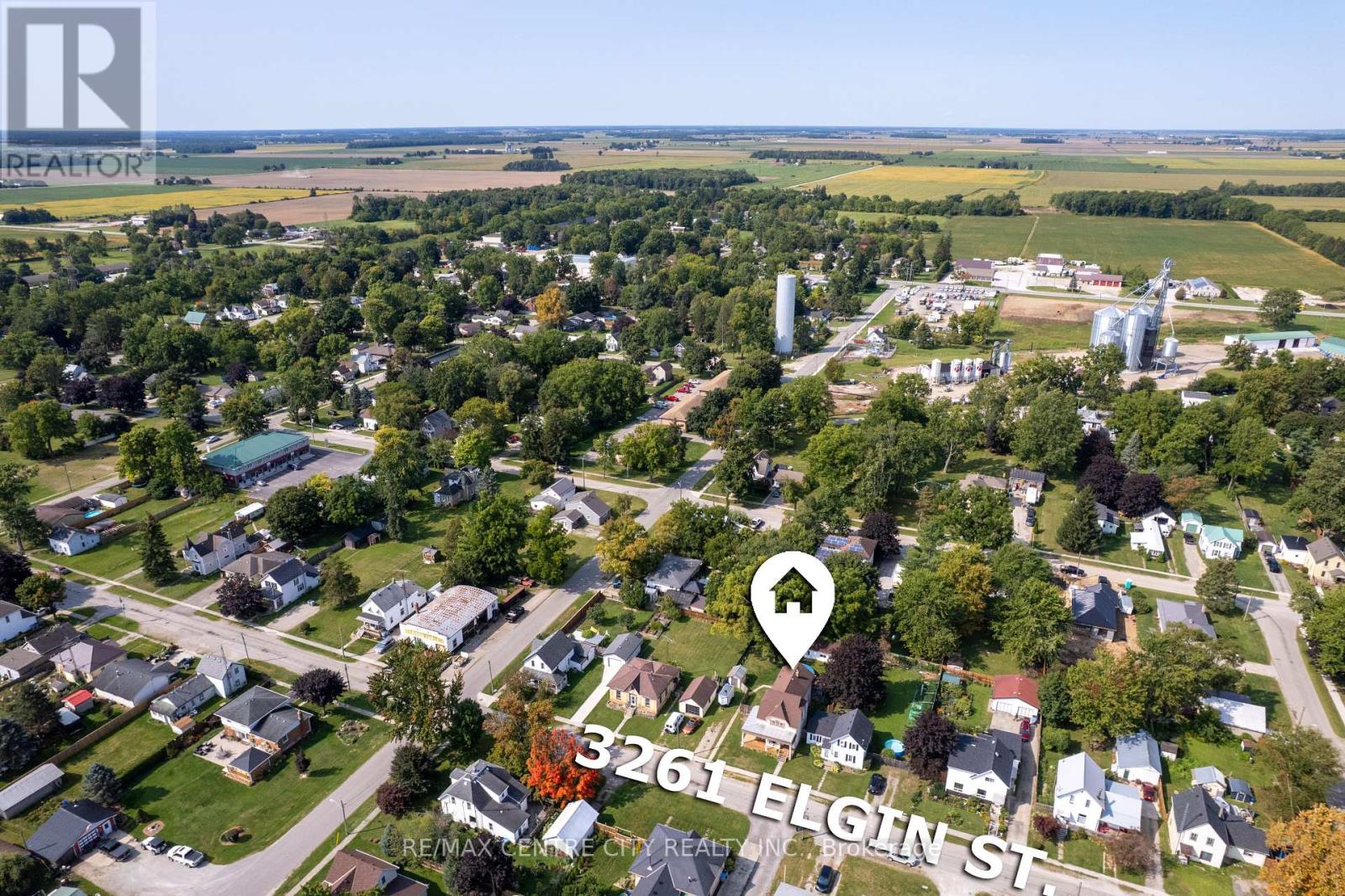 3261 Elgin Street, Brooke-Alvinston (Brooke Alvinston), Ontario  N0N 1A0 - Photo 3 - X12393817