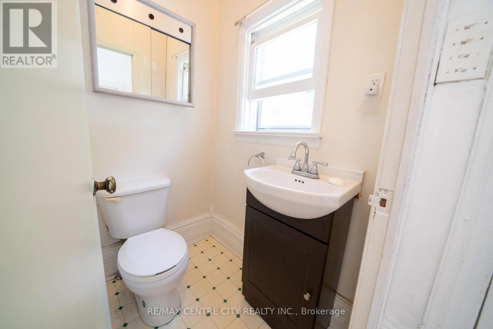 3261 Elgin Street, Brooke-Alvinston (Brooke Alvinston), Ontario  N0N 1A0 - Photo 32 - X12393817