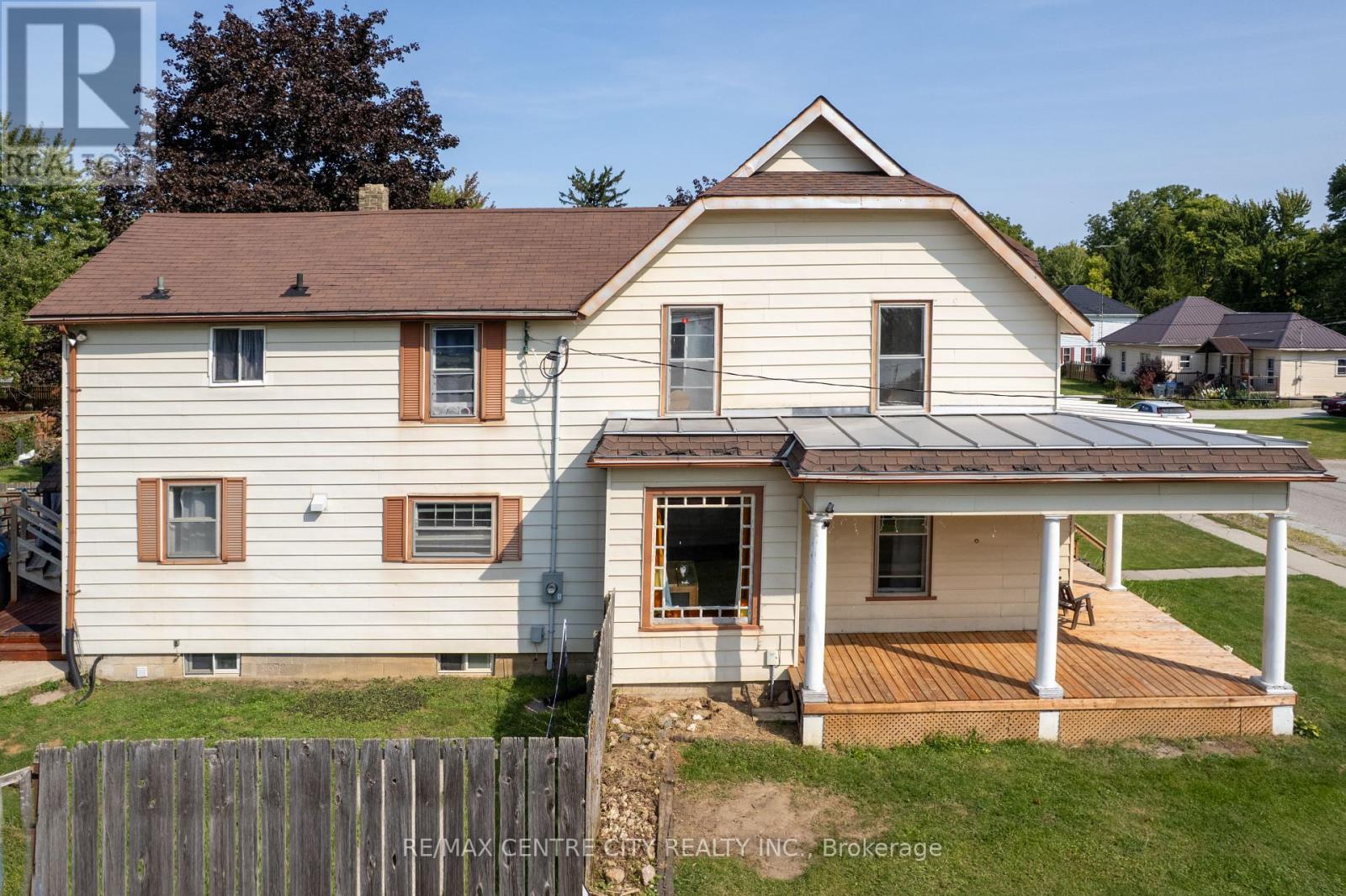 3261 Elgin Street, Brooke-Alvinston (Brooke Alvinston), Ontario  N0N 1A0 - Photo 5 - X12393817
