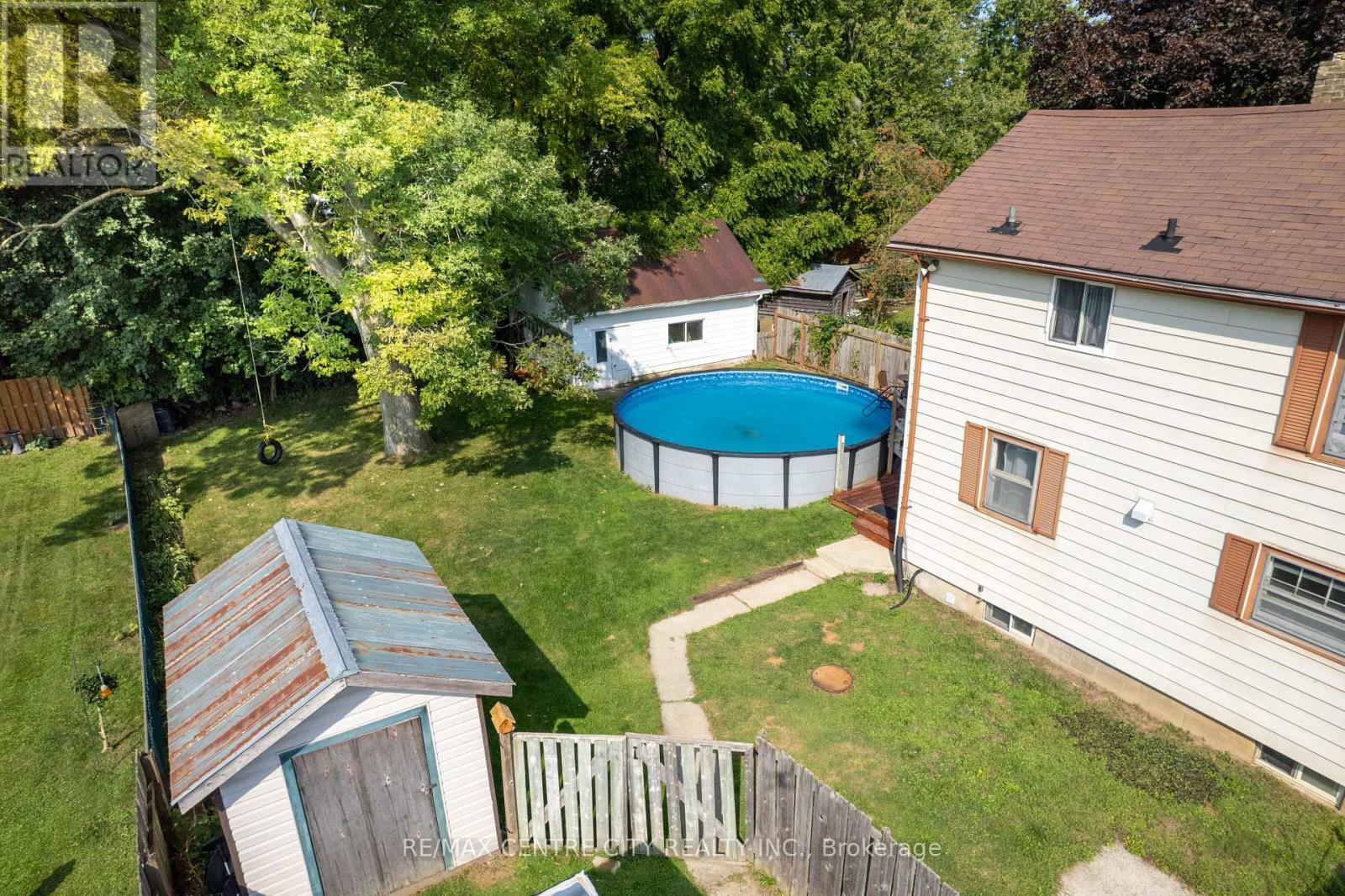 3261 Elgin Street, Brooke-Alvinston (Brooke Alvinston), Ontario  N0N 1A0 - Photo 6 - X12393817