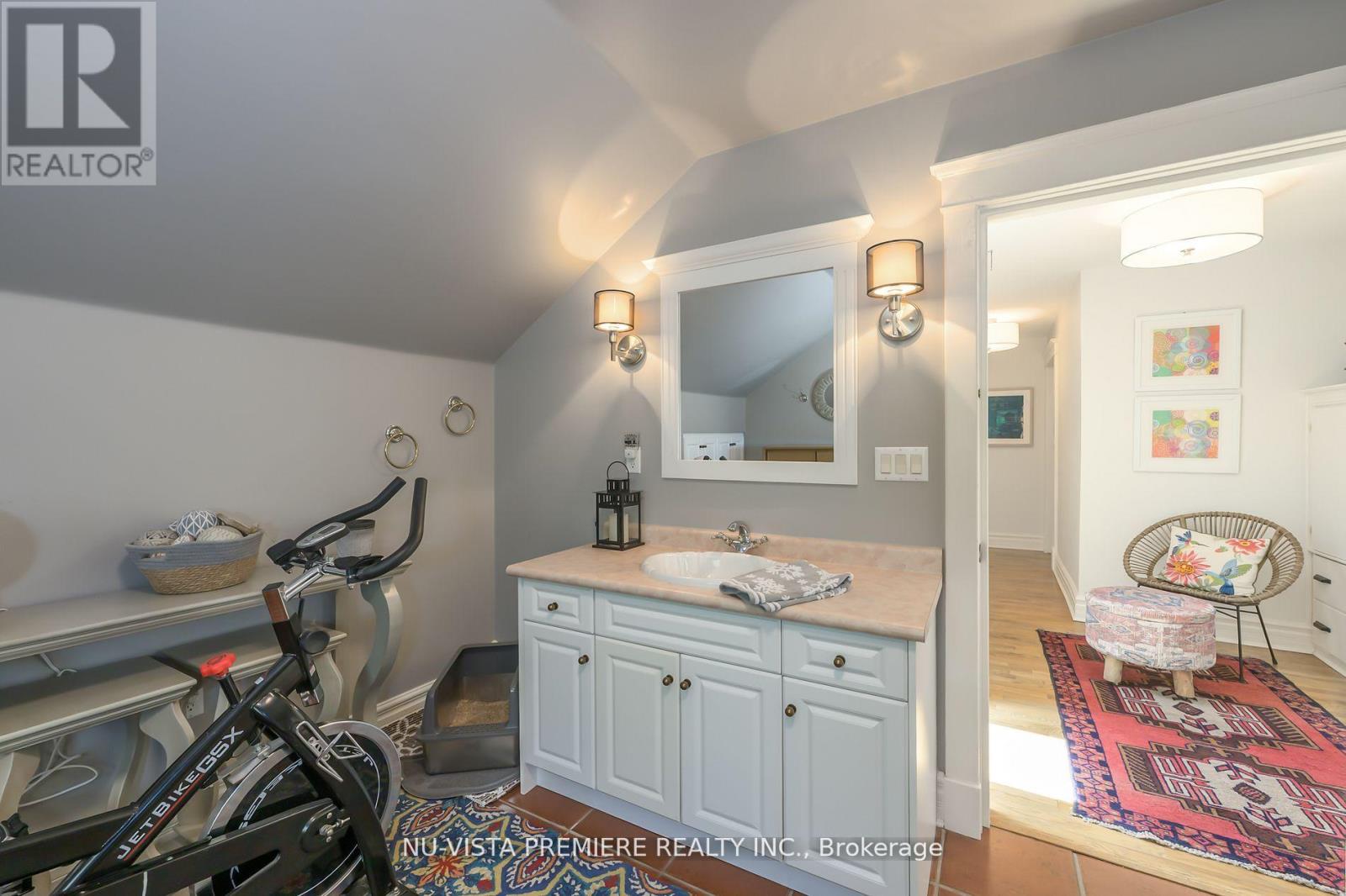 146 Commissioners Road E, London South, Ontario  N6C 2T1 - Photo 34 - X12393847