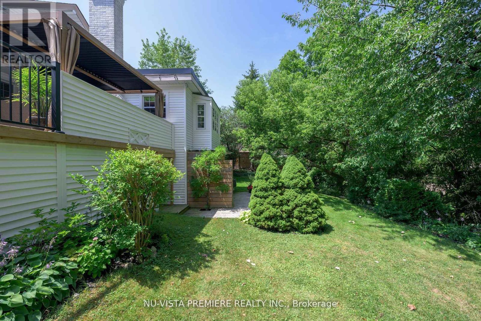 146 Commissioners Road E, London South, Ontario  N6C 2T1 - Photo 6 - X12393847