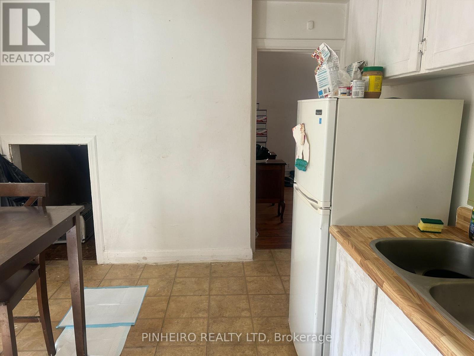 460 Ontario Street, London East, Ontario  N5W 3X2 - Photo 7 - X12393910