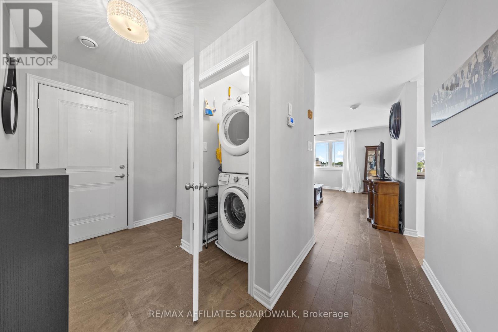 13 - 340 Tribeca Private, Ottawa, Ontario  K2J 6B4 - Photo 3 - X12393868