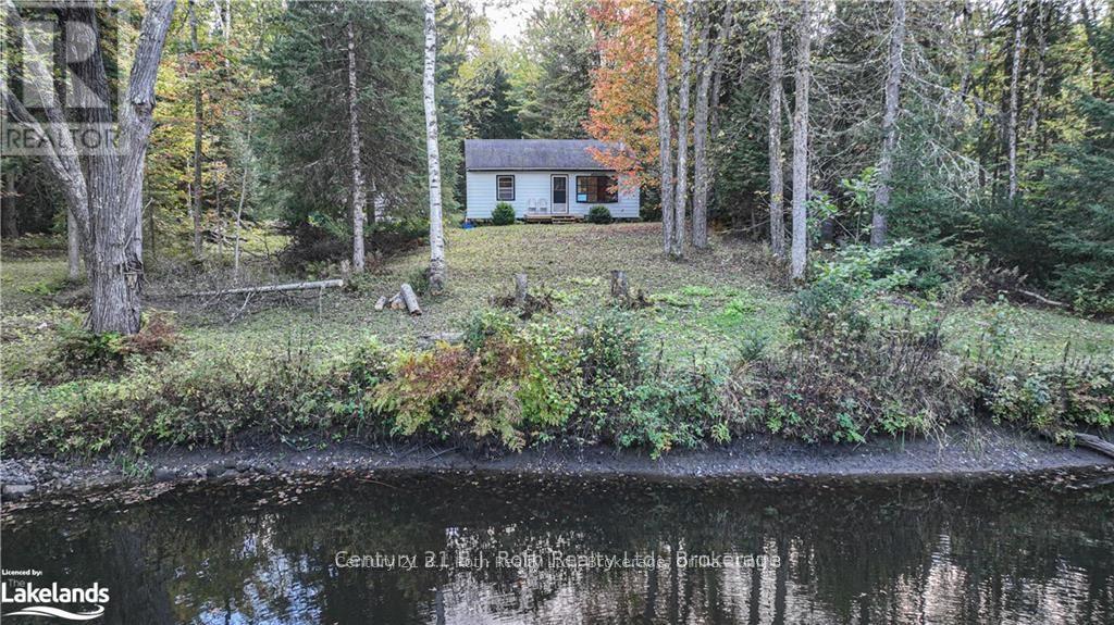 6571 Pioneer Village Lane, Ramara, Ontario  L0K 1W0 - Photo 4 - S12393891