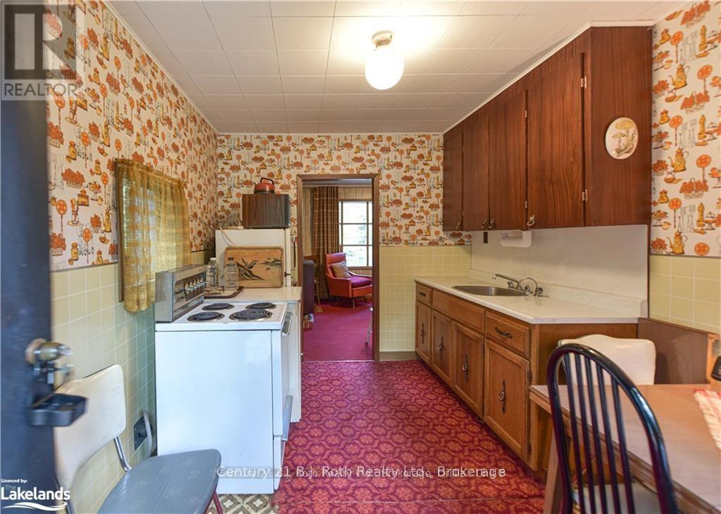 6571 Pioneer Village Lane, Ramara, Ontario  L0K 1W0 - Photo 7 - S12393891