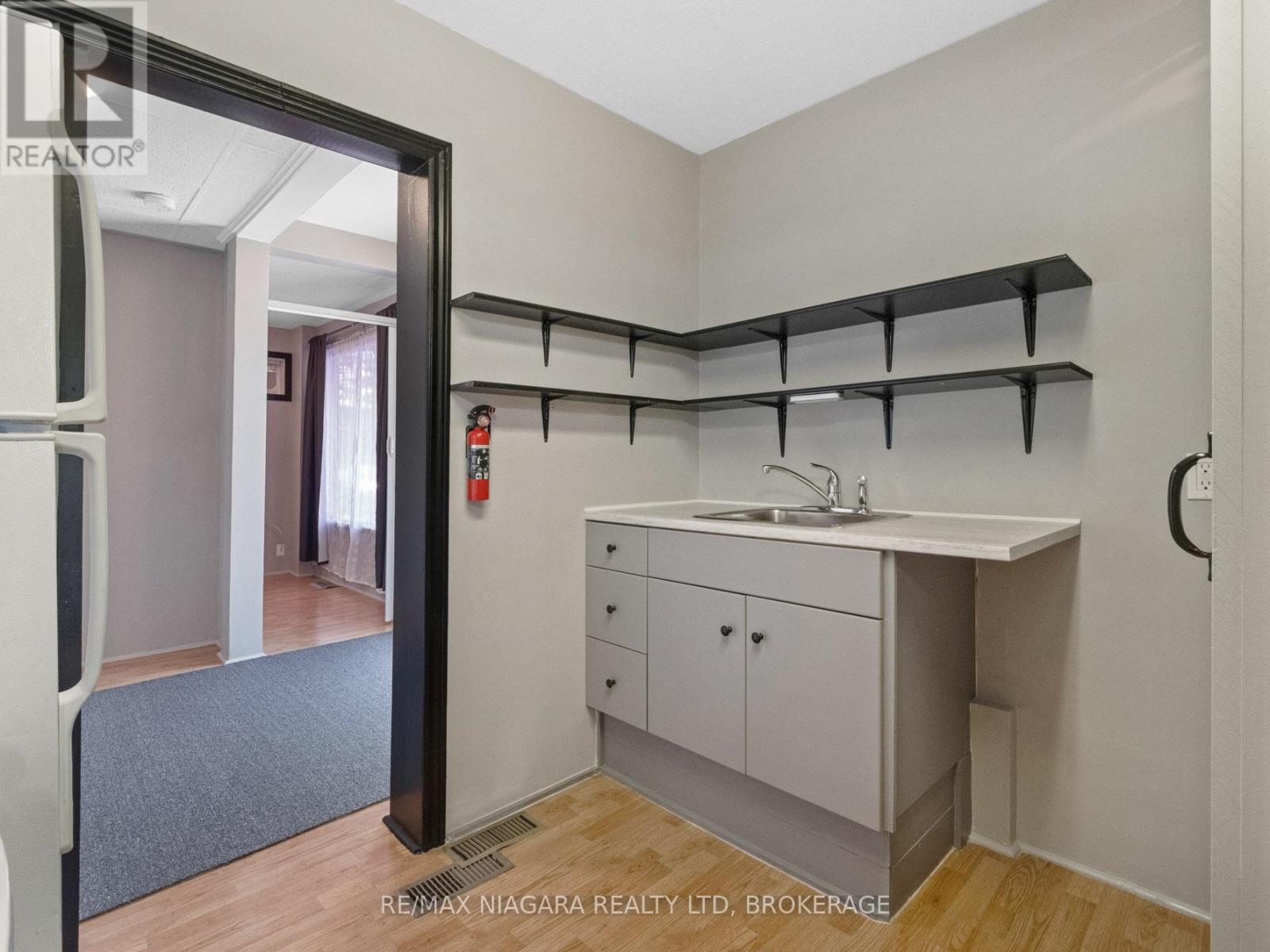 61 Queen Street, Fort Erie, Ontario  L2A 1T7 - Photo 17 - X12393901