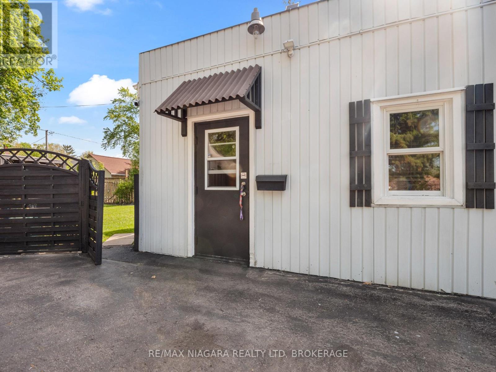 61 Queen Street, Fort Erie, Ontario  L2A 1T7 - Photo 38 - X12393901