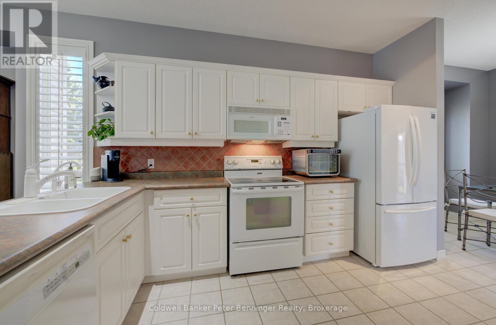 616 Spinnaker Crescent, Waterloo, Ontario  N2K 4A5 - Photo 10 - X12393812
