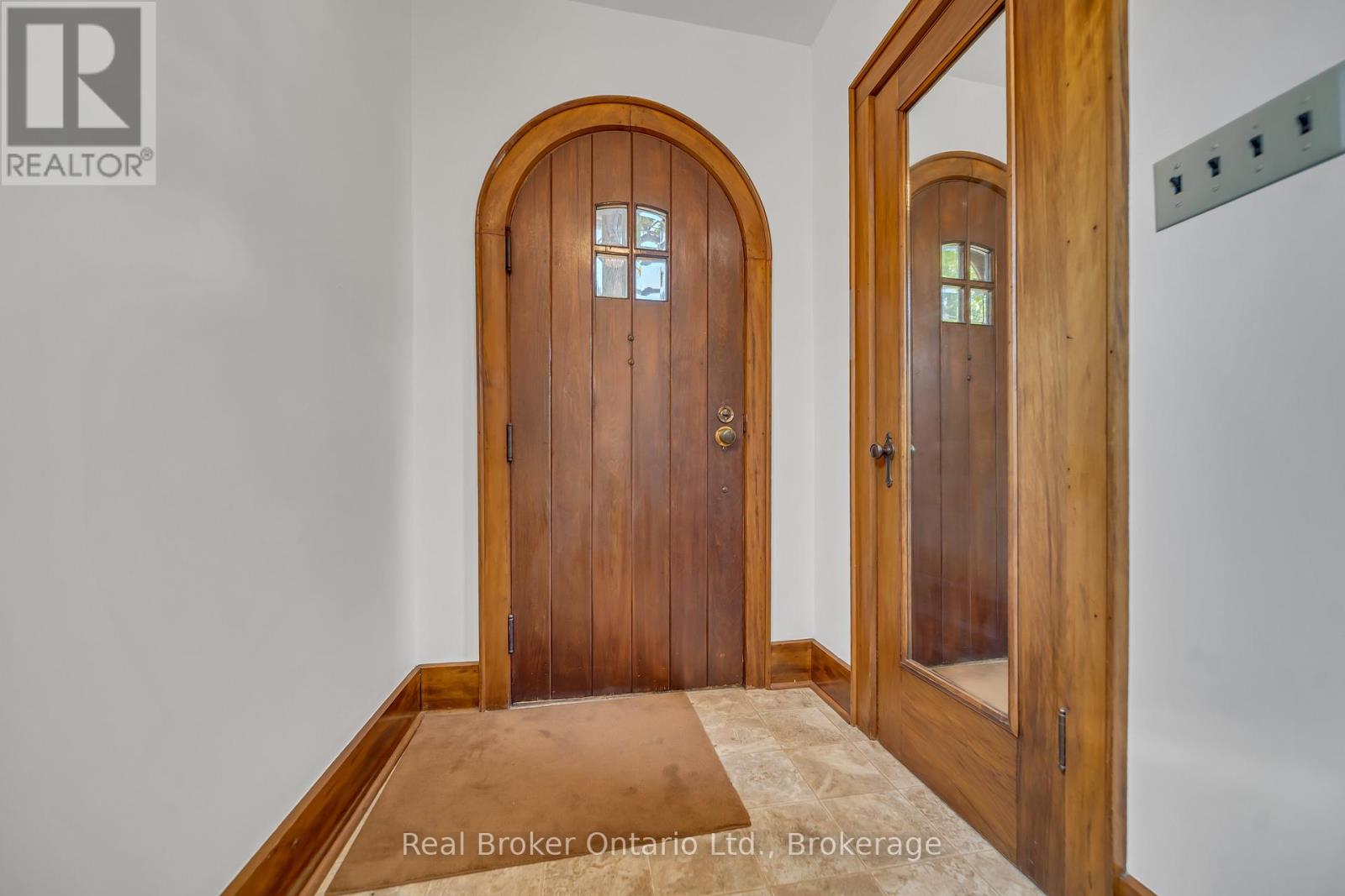 Property at 8 MARY STREET image 4