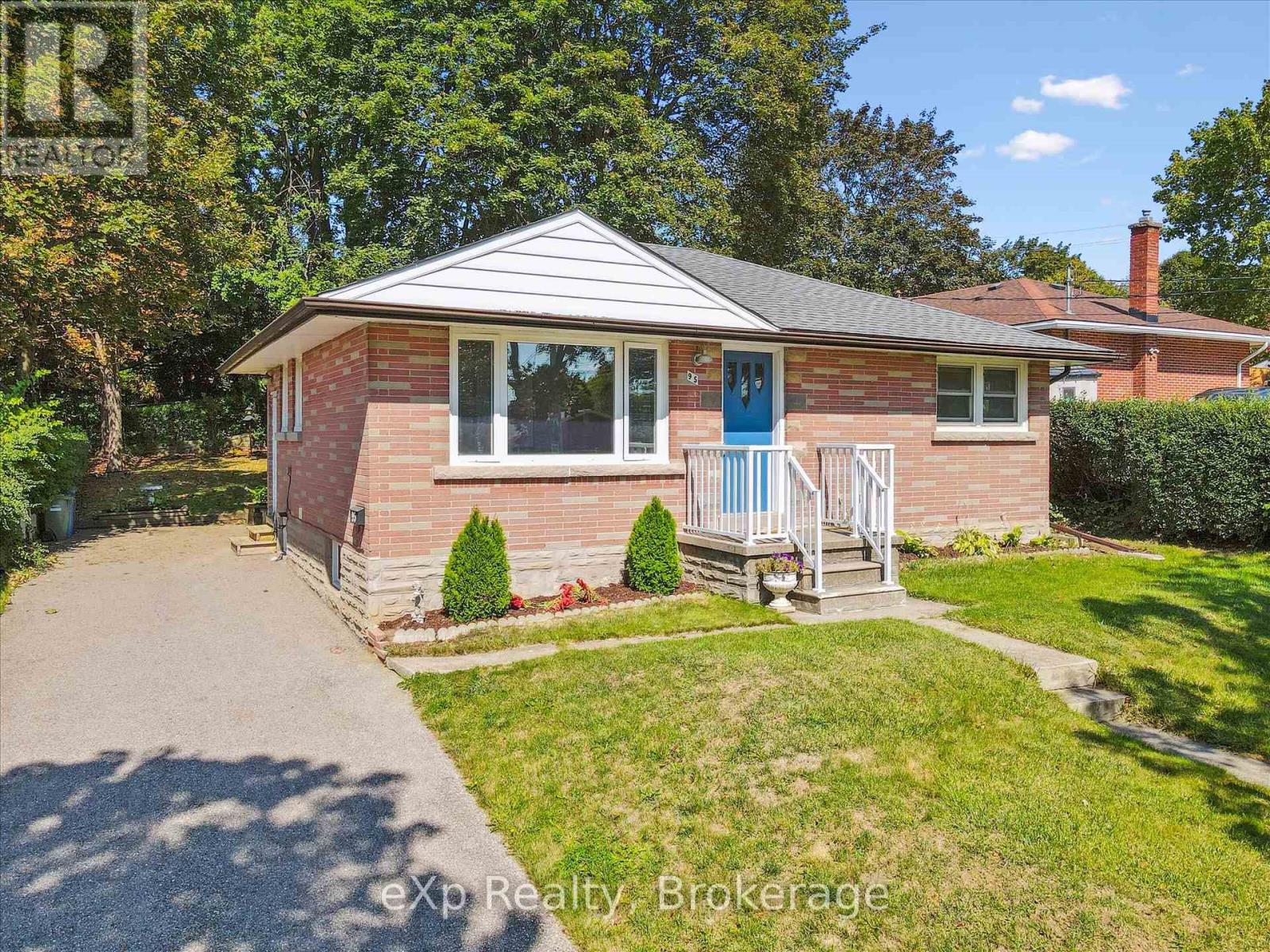 95 Ottawa Crescent, Guelph, Ontario N1E 2B1 - Photo 1 - X12393875