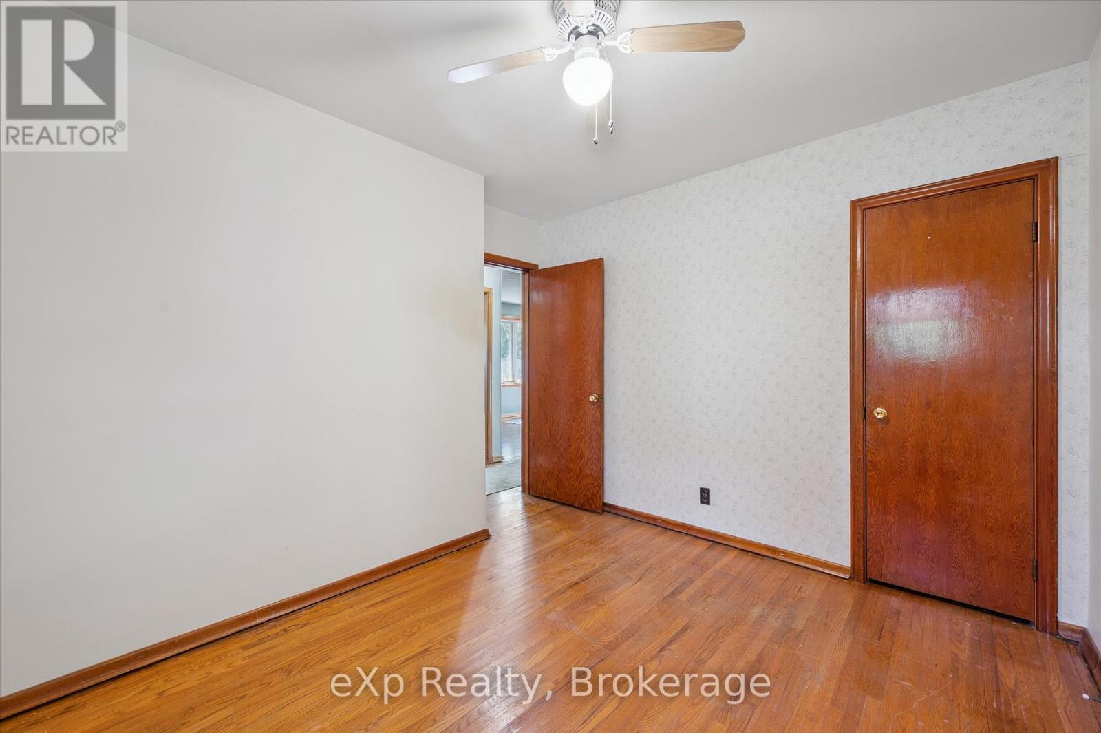 95 Ottawa Crescent, Guelph, Ontario N1E 2B1 - Photo 18 - X12393875