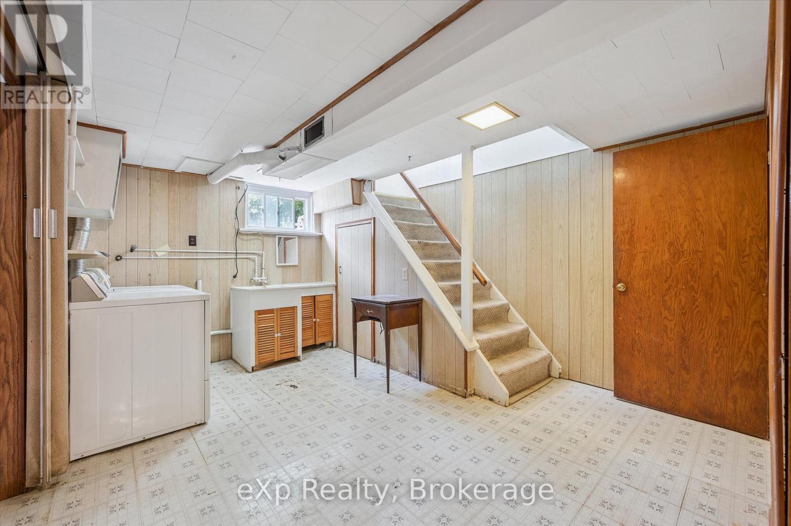 95 Ottawa Crescent, Guelph, Ontario N1E 2B1 - Photo 21 - X12393875