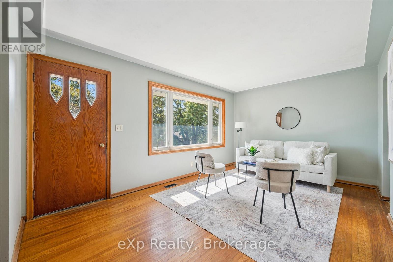 95 Ottawa Crescent, Guelph, Ontario N1E 2B1 - Photo 5 - X12393875