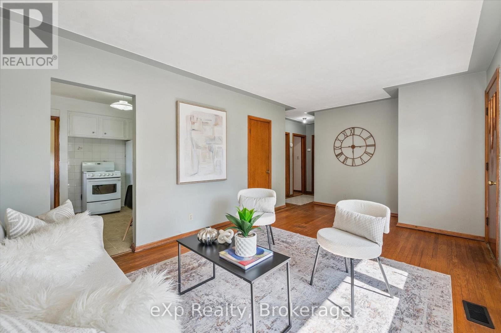 95 Ottawa Crescent, Guelph, Ontario N1E 2B1 - Photo 8 - X12393875