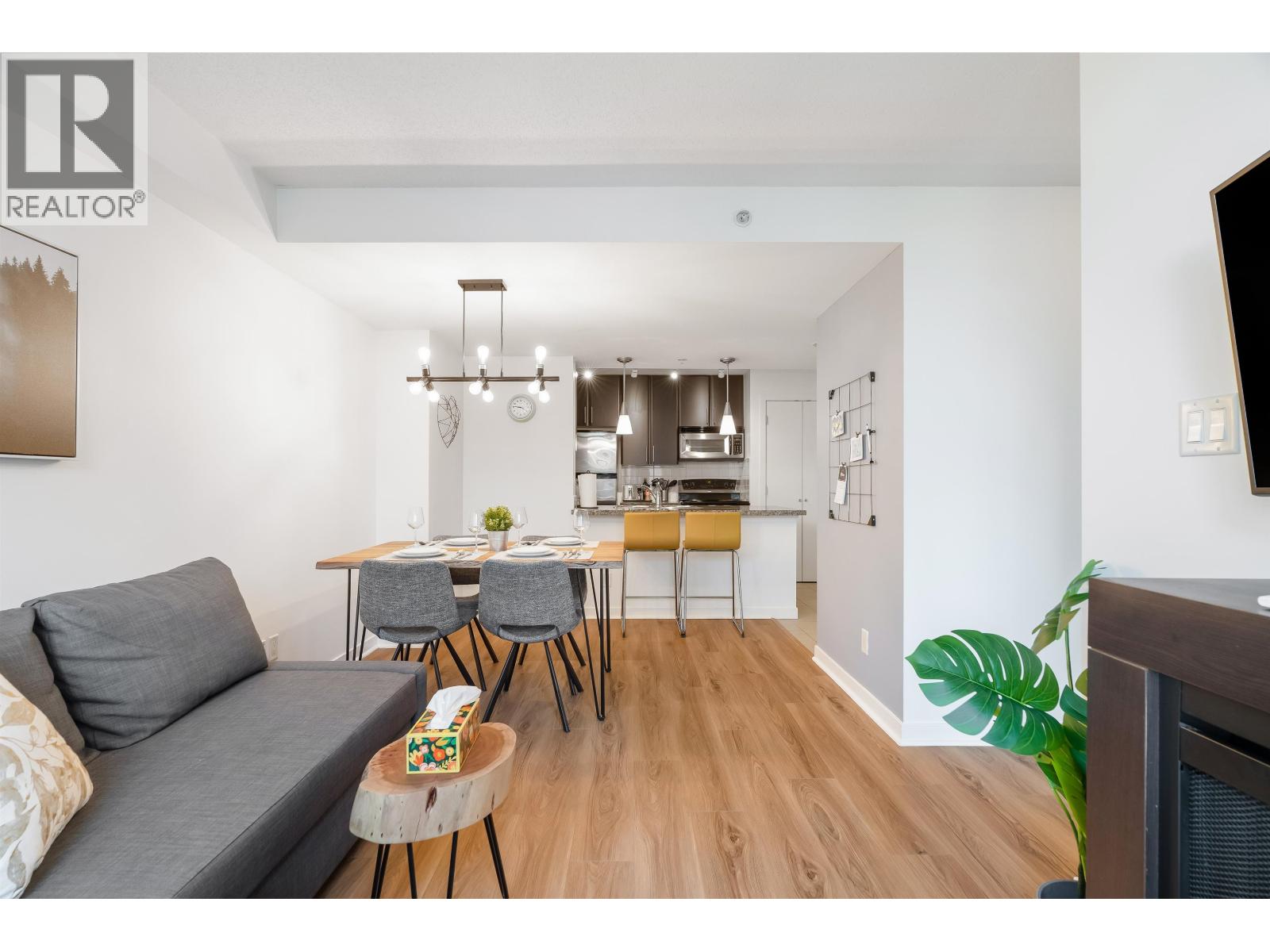 517 618 Abbott Street, Vancouver, British Columbia  V6B 0C1 - Photo 2 - R3046071