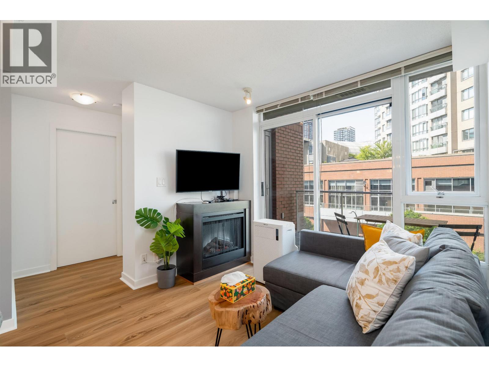 517 618 Abbott Street, Vancouver, British Columbia  V6B 0C1 - Photo 3 - R3046071
