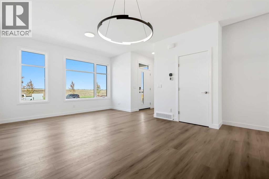 7027 Rangeview Avenue Se, Calgary, Alberta  T3S 0P9 - Photo 6 - A2252961