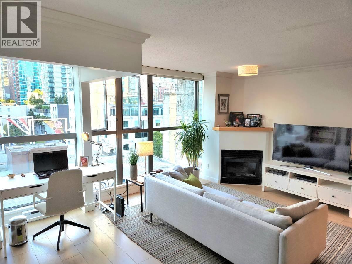 702 928 Richards Street, Vancouver, British Columbia  V6B 3C1 - Photo 2 - R3046062