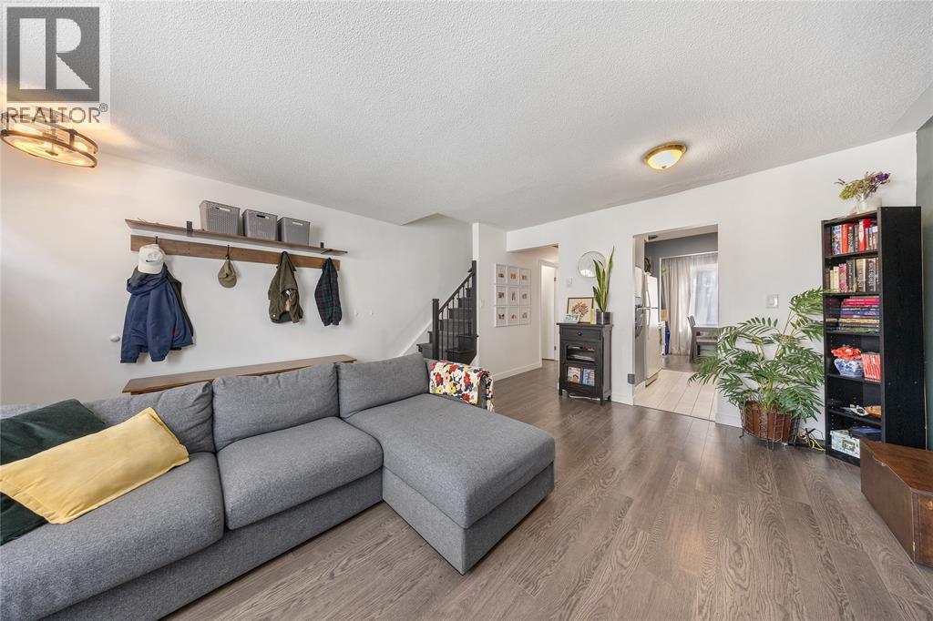 889 Carleton Place Unit# 1, Sarnia, Ontario  N7T 3B8 - Photo 5 - 25022963