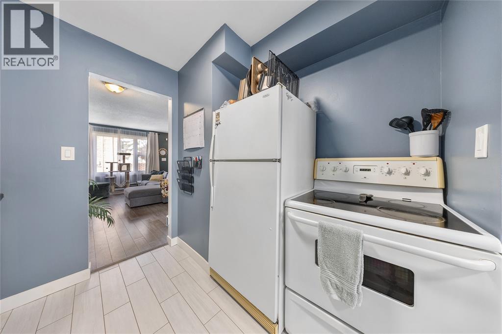 889 Carleton Place Unit# 1, Sarnia, Ontario  N7T 3B8 - Photo 8 - 25022963