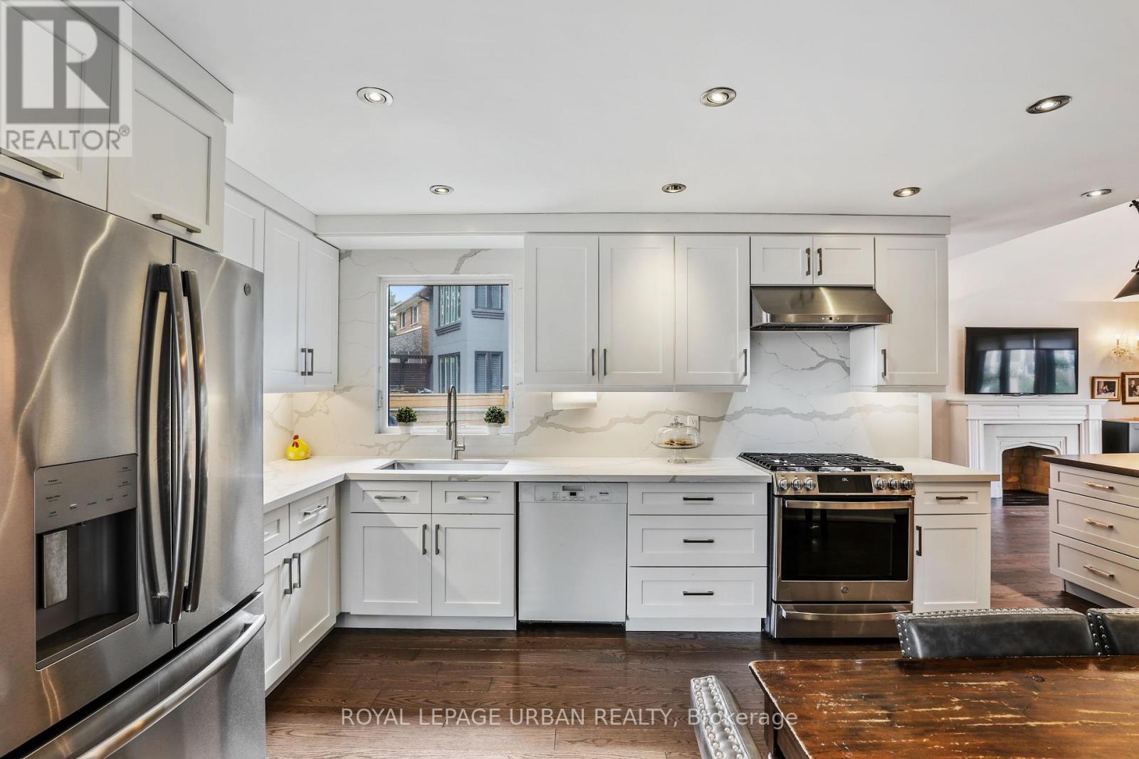 147 Parkview Hill Crescent, Toronto, Ontario  M4B 1R7 - Photo 16 - E12393689