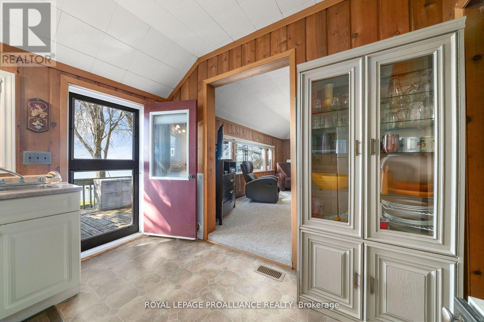 1051 Lakeside Drive, Prince Edward County, Ontario  K0K 1T0 - Photo 15 - X12393836