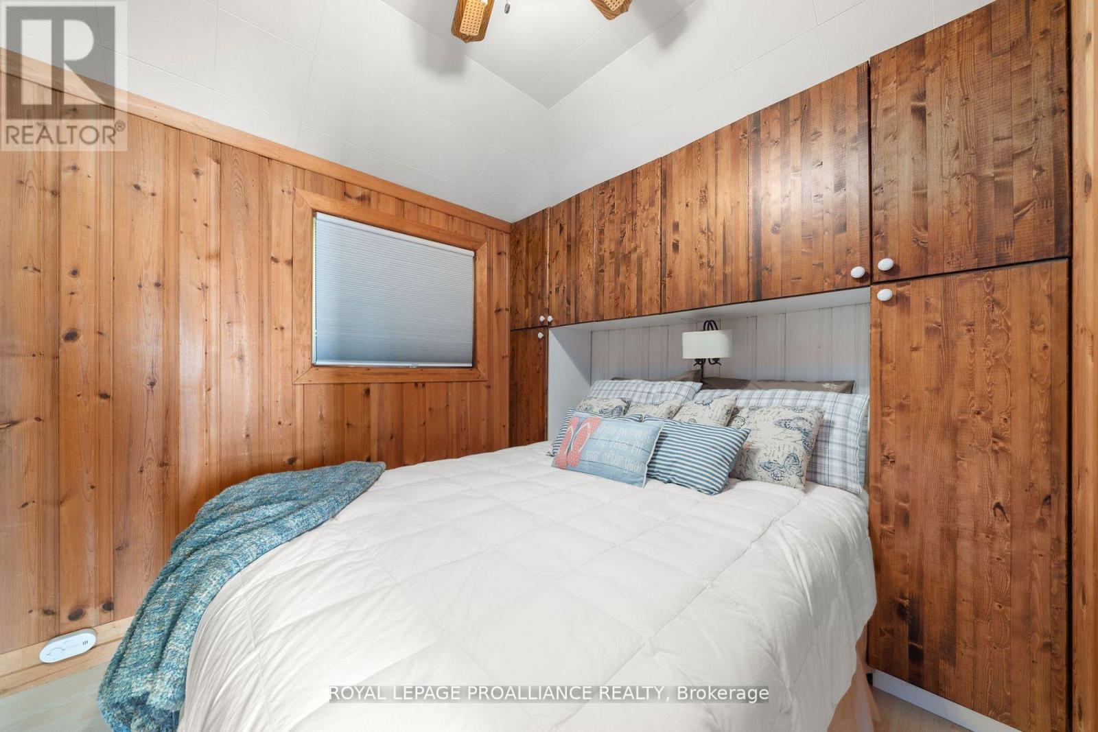 1051 Lakeside Drive, Prince Edward County, Ontario  K0K 1T0 - Photo 16 - X12393836