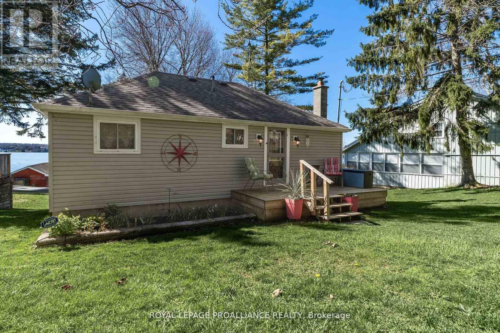 1051 Lakeside Drive, Prince Edward County, Ontario  K0K 1T0 - Photo 2 - X12393836