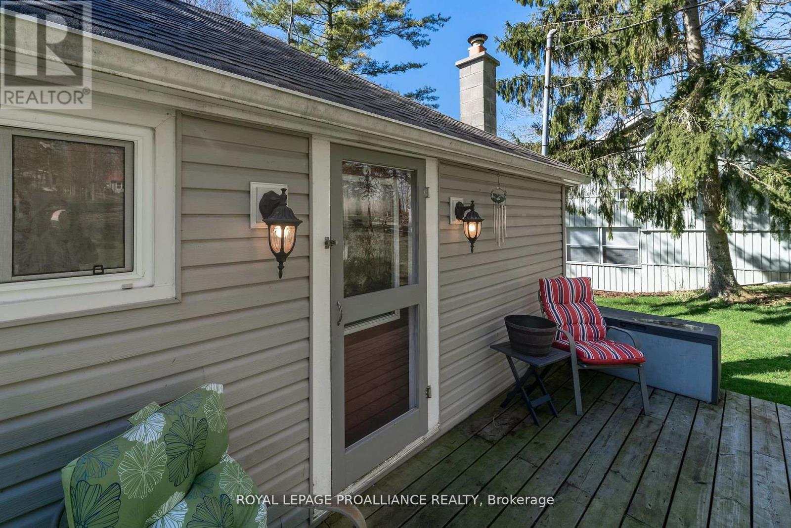 1051 Lakeside Drive, Prince Edward County, Ontario  K0K 1T0 - Photo 3 - X12393836