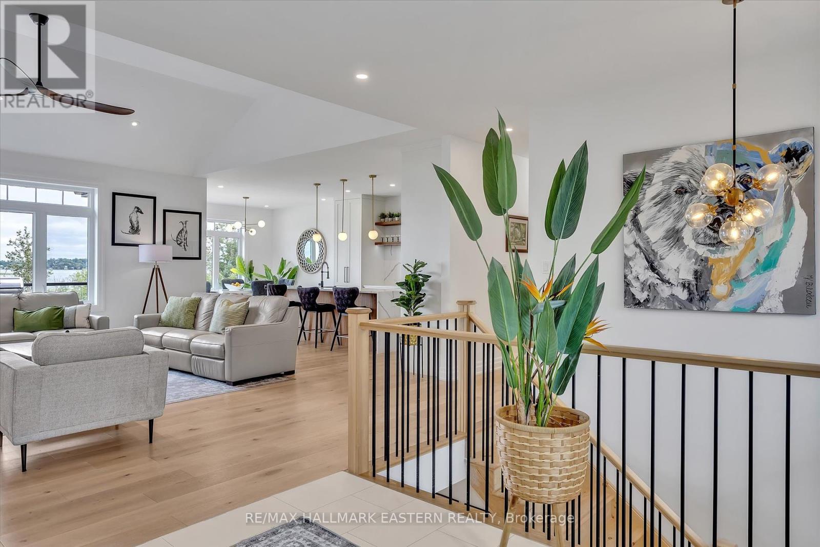 35 Lakeview Crescent, Kawartha Lakes (Bobcaygeon), Ontario  K0M 1A0 - Photo 5 - X12393905