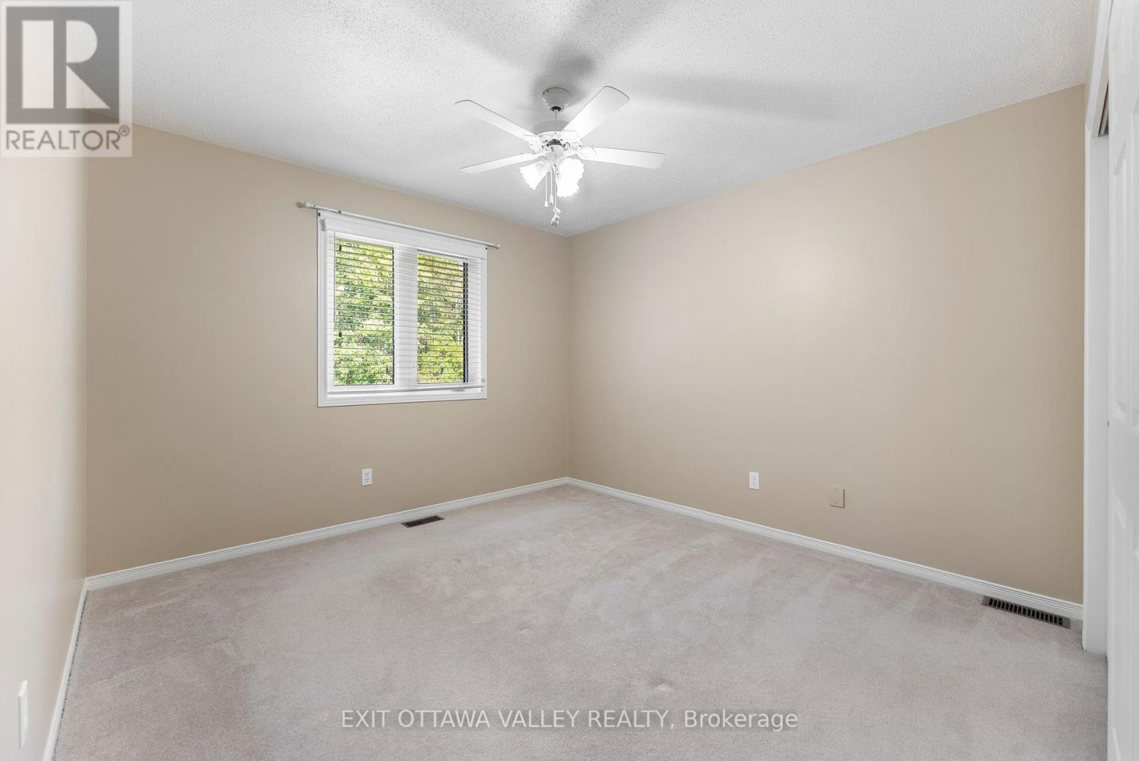 127 Owens Street, Pembroke, Ontario  K8A 8K1 - Photo 20 - X12385820