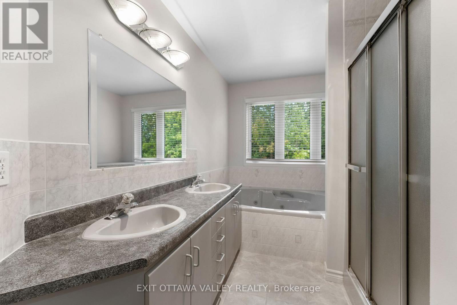 127 Owens Street, Pembroke, Ontario  K8A 8K1 - Photo 17 - X12385820