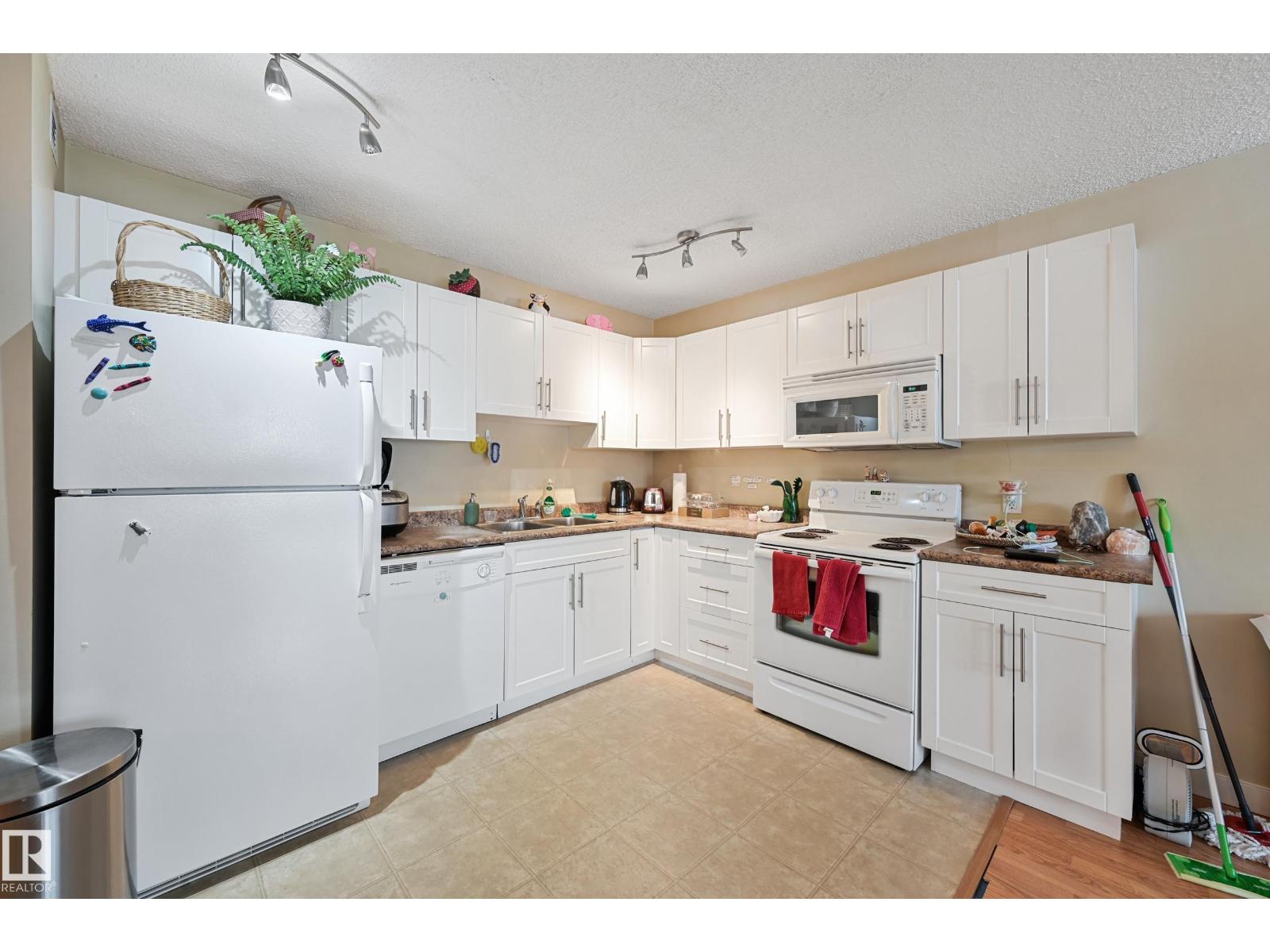 #901 9710 105 St Nw, Edmonton, Alberta  T5K 1A4 - Photo 3 - E4456996