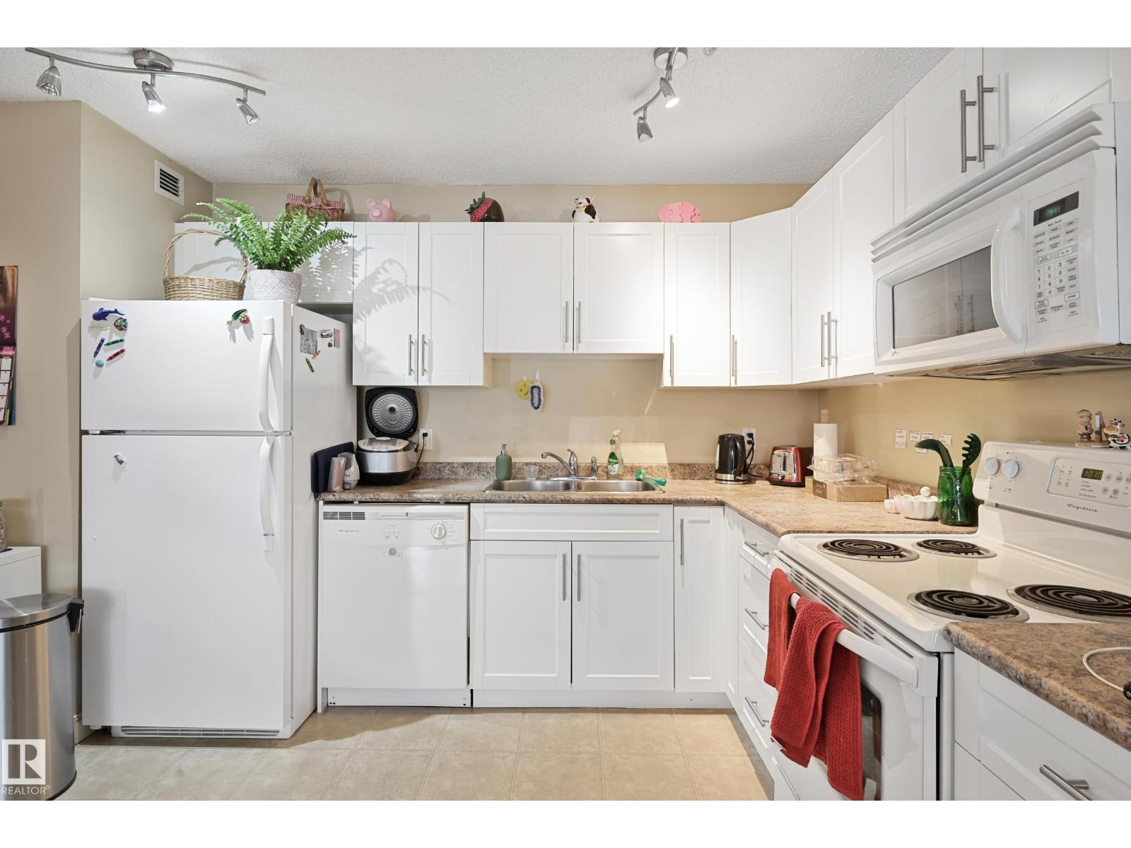 #901 9710 105 St Nw, Edmonton, Alberta  T5K 1A4 - Photo 4 - E4456996