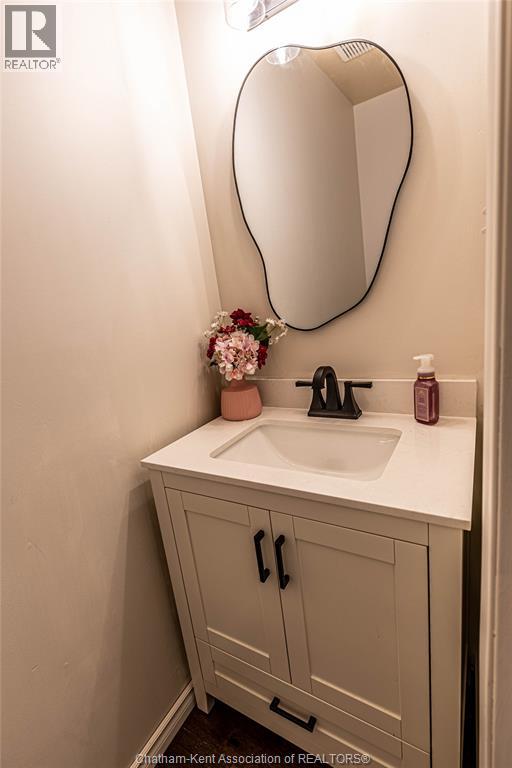 Photo 18 of 42 for 70 Chapman Court Unit# 53