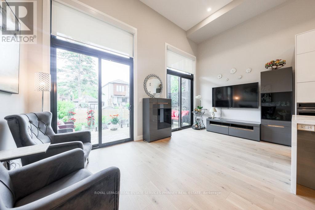 105 Tenth Street, Toronto, Ontario  M8V 3E9 - Photo 13 - W12393561