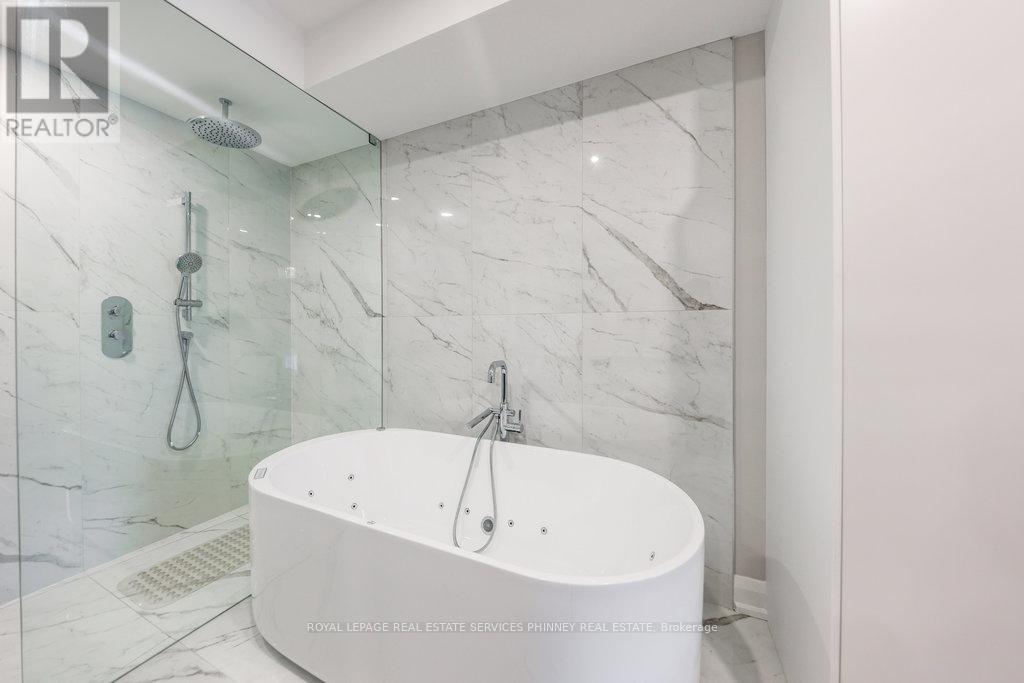 105 Tenth Street, Toronto, Ontario  M8V 3E9 - Photo 19 - W12393561