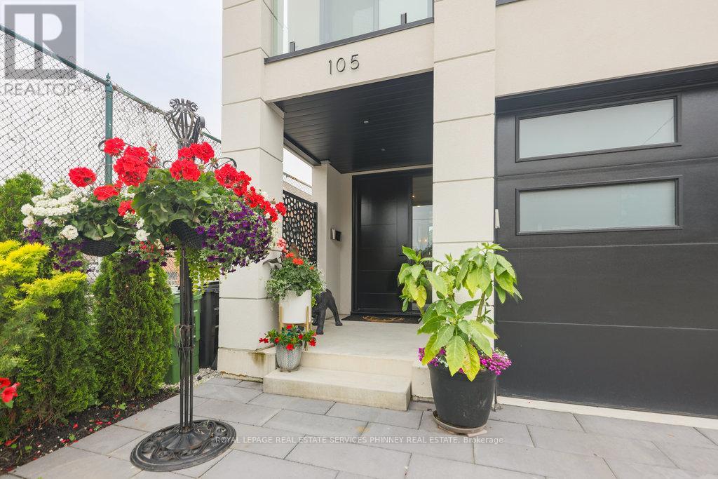 105 Tenth Street, Toronto, Ontario  M8V 3E9 - Photo 2 - W12393561