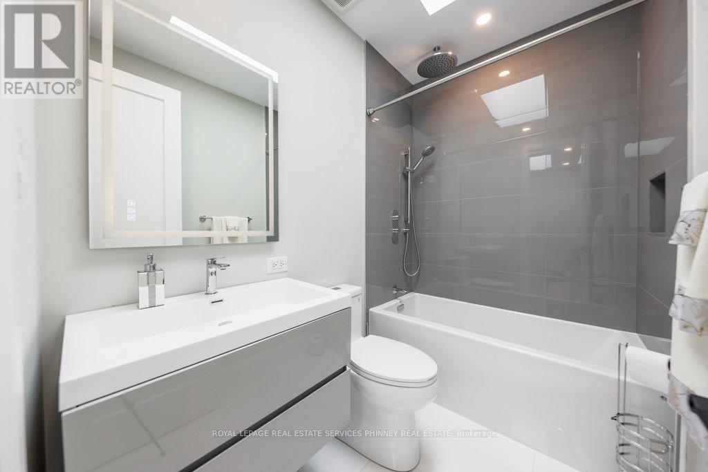 105 Tenth Street, Toronto, Ontario  M8V 3E9 - Photo 26 - W12393561