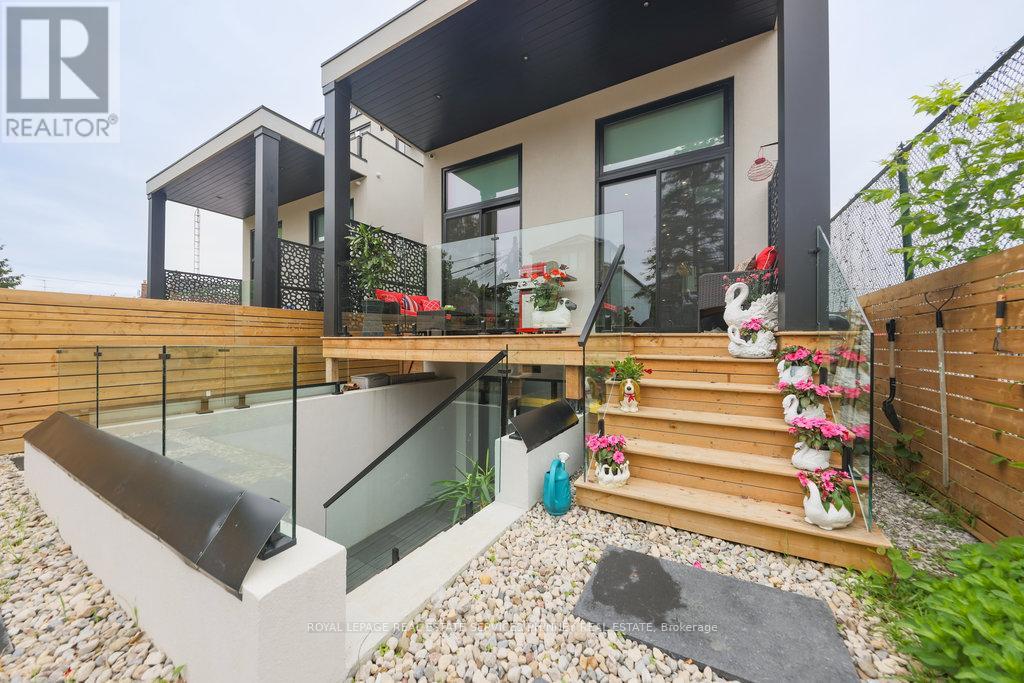 105 Tenth Street, Toronto, Ontario  M8V 3E9 - Photo 38 - W12393561