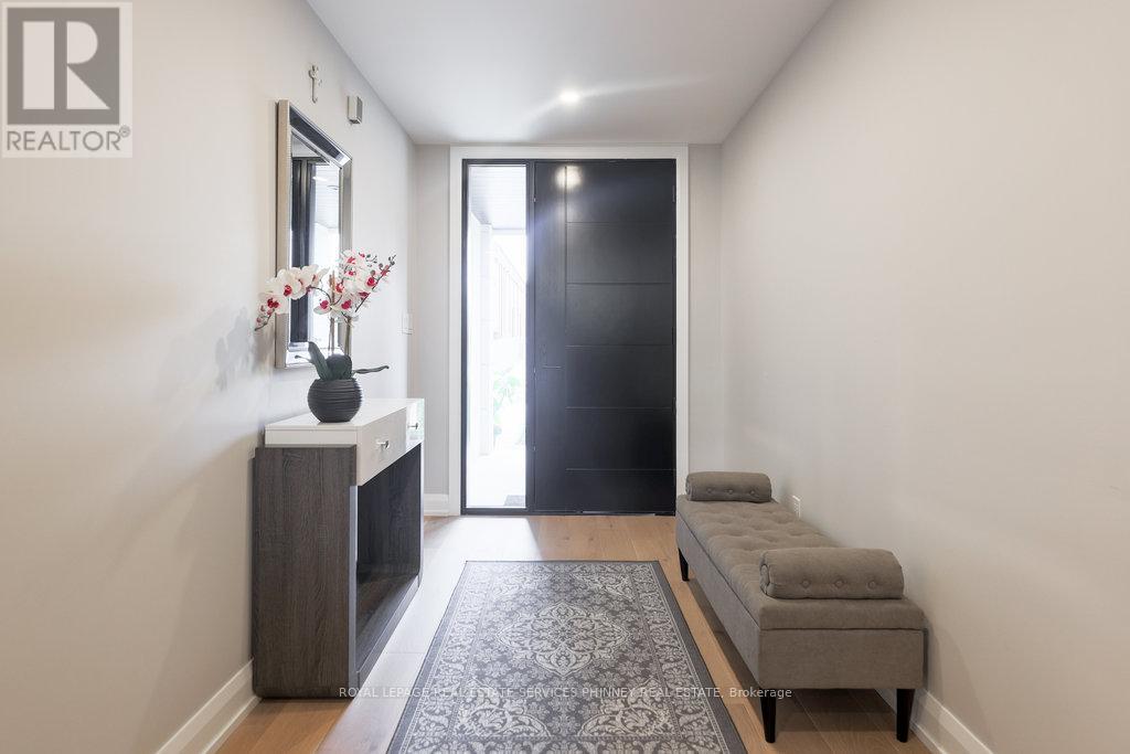 105 Tenth Street, Toronto, Ontario  M8V 3E9 - Photo 4 - W12393561