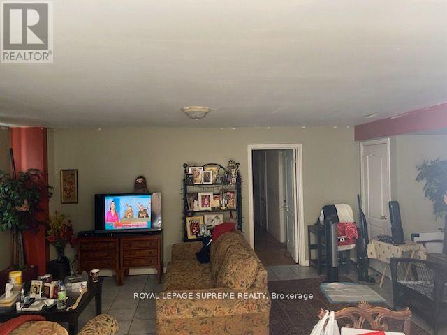 25 Milton Street, Toronto, Ontario  M8Y 2X7 - Photo 11 - W12393569