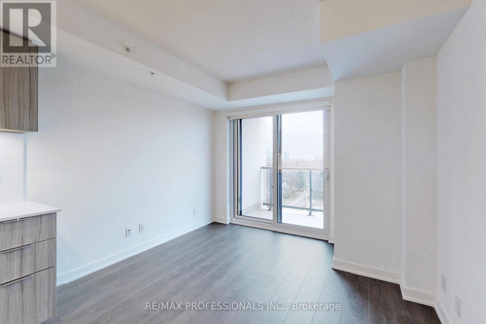 803 - 30 Samuel Wood Way, Toronto, Ontario  M9B 1B1 - Photo 4 - W12393602